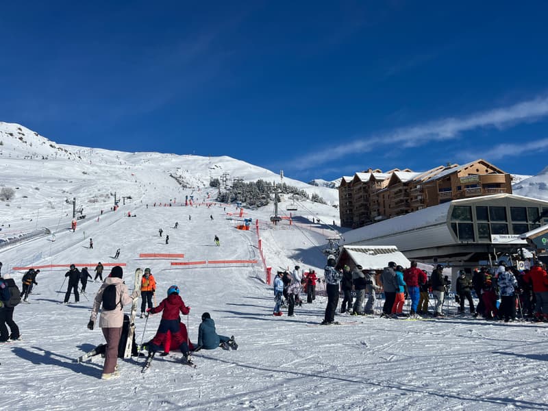 Ски курорт в подножието на пистата